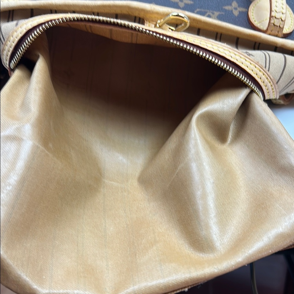 Louis Vuitton Monogram Brown Tan Tote with Leather Trim - Picture 13 of 17